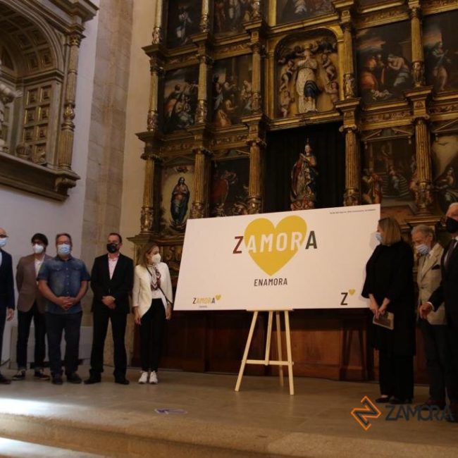 El nuevo eslogan «Zamora enamora», causa controversia en las Redes.