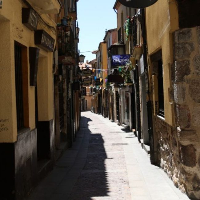 La calle de los Herreros no ve la luz al final del túnel