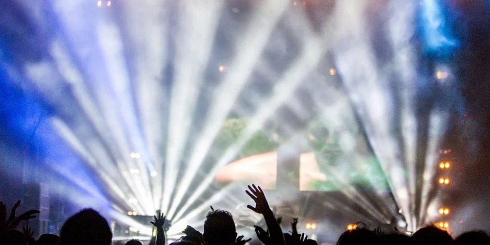 La apertura del ocio nocturno hasta las 2 y terrazas hasta la 1
